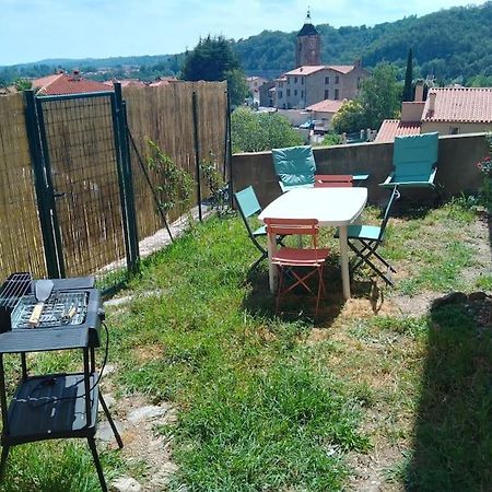 Maison 4 Pers Avec Jardin Au Pied Des Montagnes Ria Esterno foto